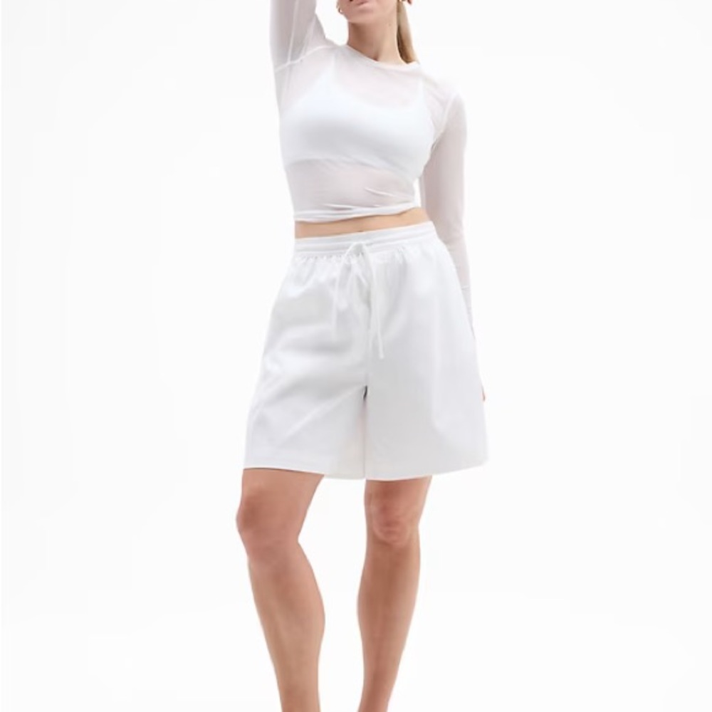 NWT Athleta White Poplin Bermuda Shorts - Size M
